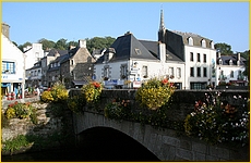 Pont-aven : Le pont fleuri